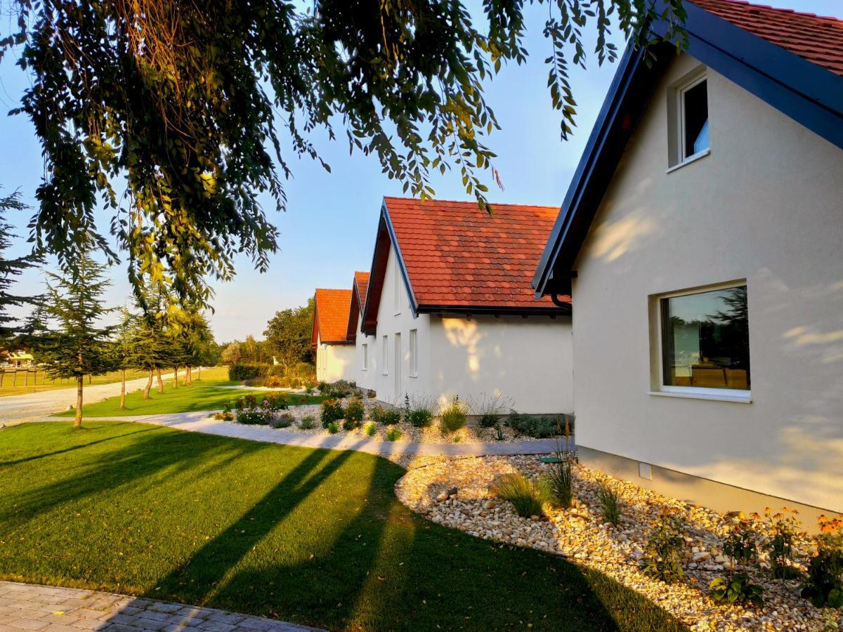Ugo Apartman Halászi Exterior foto