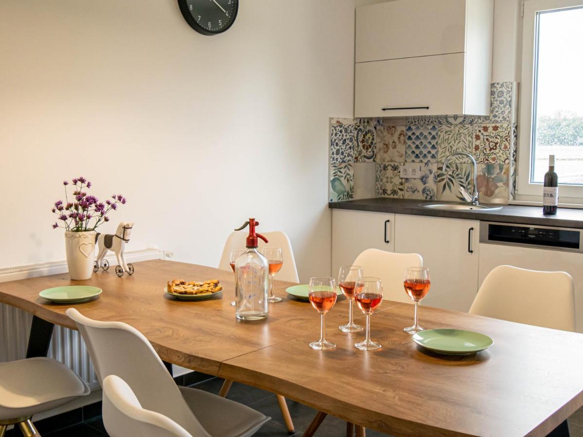 Ugo Apartman Halászi Exterior foto