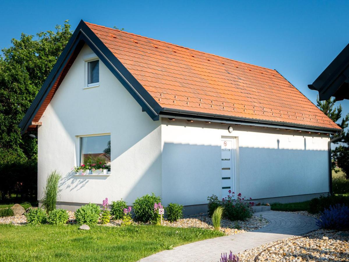 Ugo Apartman Halászi Exterior foto