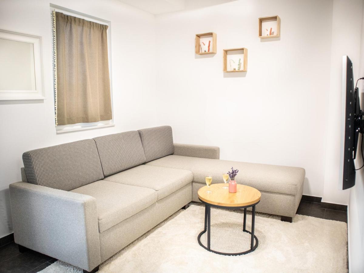Ugo Apartman Halászi Exterior foto